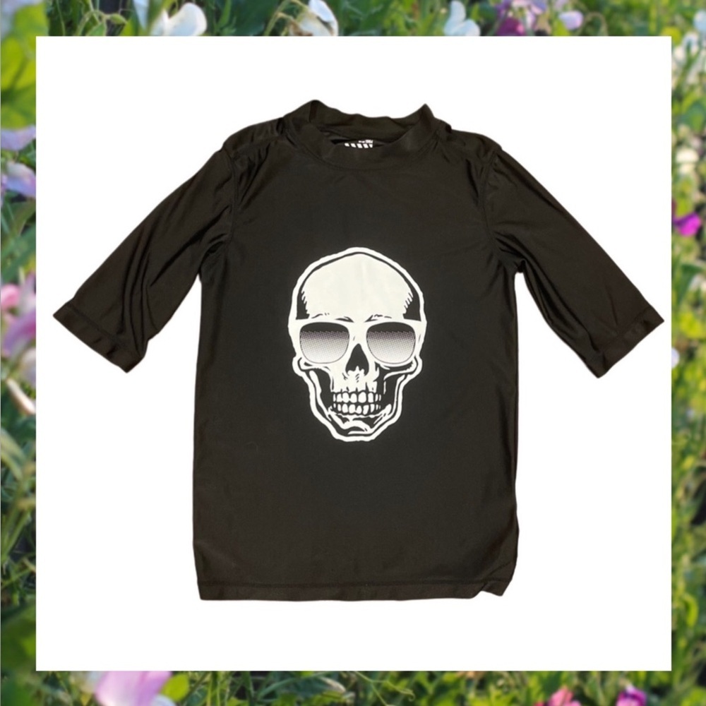 OLD NAVY Boys Swim Shirt Rashguard Size Medium M 8 Black with White Skull